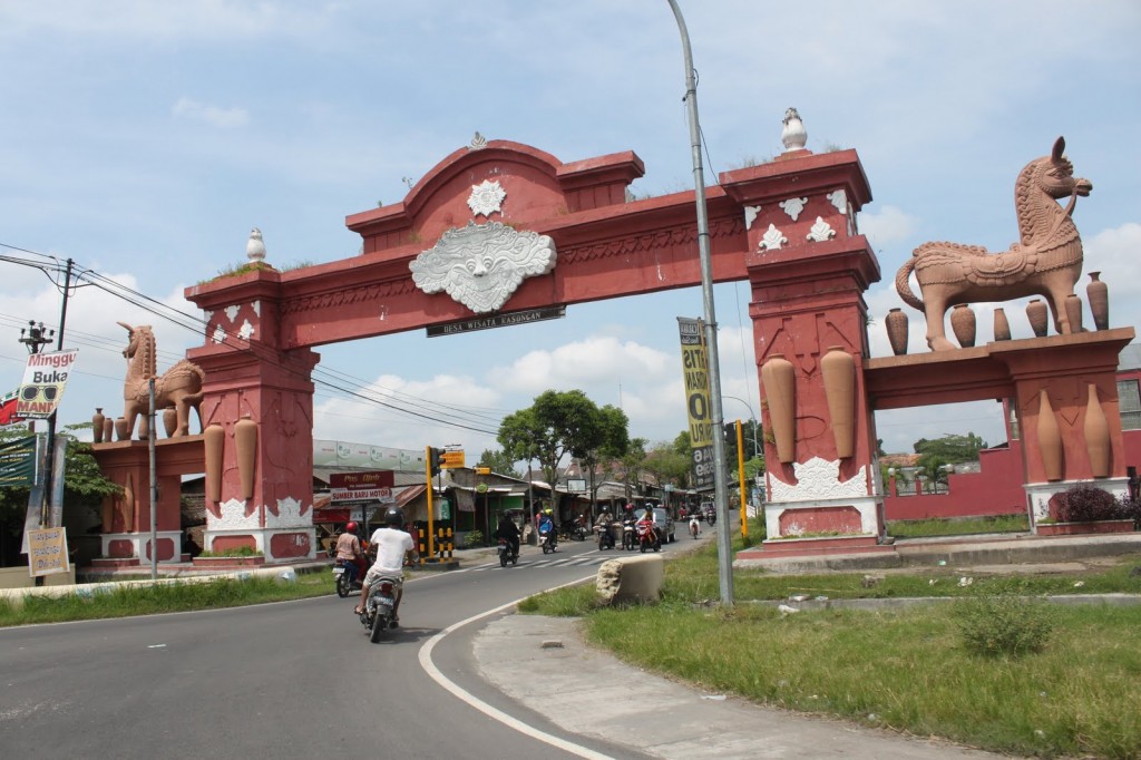 Kasongan Sentra Industri  Gerabah dan  Keramik  Kang Java
